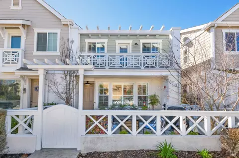 705 Yorkshire Rd, Petaluma, CA 94954
