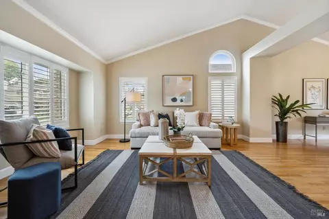 5095 Deerwood Dr, Santa Rosa, CA 95403