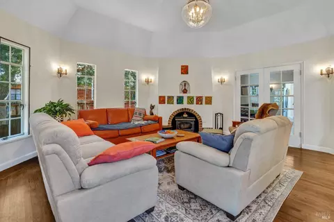1011 Nebraska St, Vallejo, CA 94590 photo 5