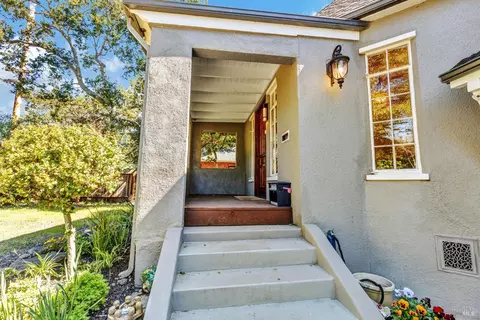 1011 Nebraska St, Vallejo, CA 94590 photo 2