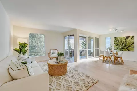 70 Surrey Ln, San Rafael, CA 94903