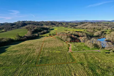 1720 NW Balverne Ln, Windsor, CA 95492