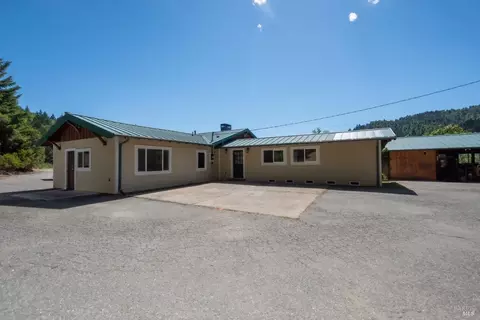 Exterior - 13500 Branscomb Rd, Branscomb, CA 95417 photo 5 of 8