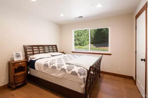 Bedroom - 13500 Branscomb Rd, Branscomb, CA 95417 photo 5 of 5