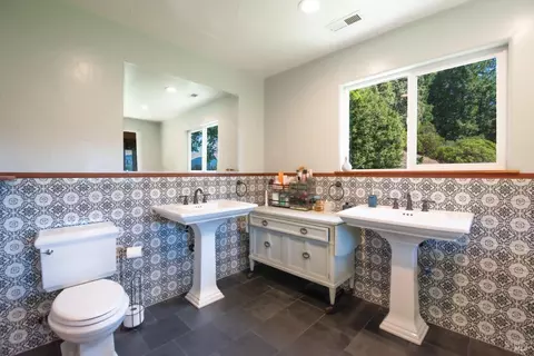 Bath - 13500 Branscomb Rd, Branscomb, CA 95417 photo 2 of 6