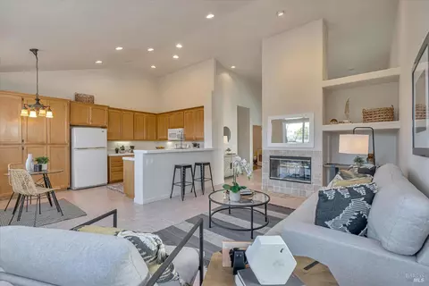 Living - 8814 Holly Leaf Dr, Windsor, CA 95492 photo 6 of 7