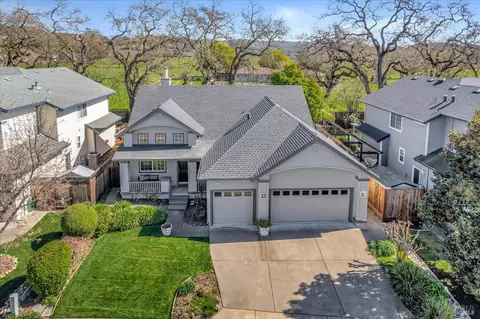 8814 Holly Leaf Dr, Windsor, CA 95492