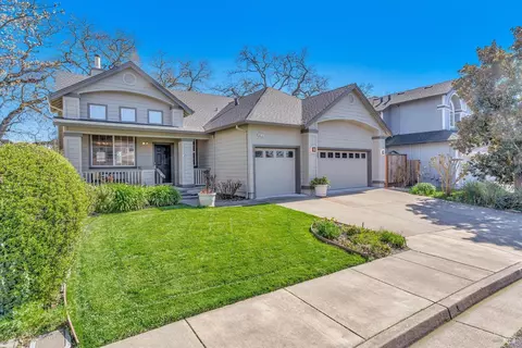 Exterior - 8814 Holly Leaf Dr, Windsor, CA 95492 photo 12 of 15