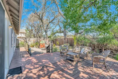 Exterior - 8814 Holly Leaf Dr, Windsor, CA 95492 photo 3 of 15