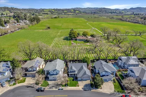 View/Area - 8814 Holly Leaf Dr, Windsor, CA 95492 photo 2 of 6