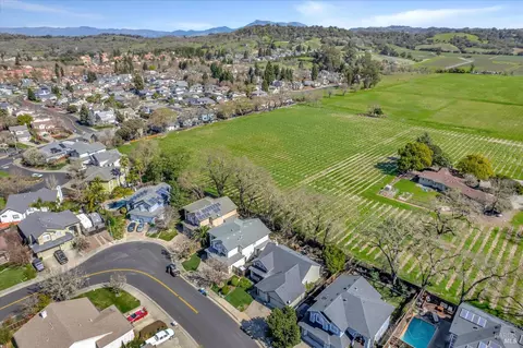 View/Area - 8814 Holly Leaf Dr, Windsor, CA 95492 photo 3 of 6