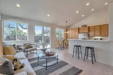 Kitchen - 8814 Holly Leaf Dr, Windsor, CA 95492 photo 5 of 5