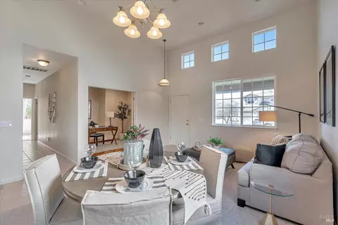 Living - 8814 Holly Leaf Dr, Windsor, CA 95492 photo 3 of 7