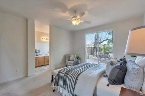 Bedroom - 8814 Holly Leaf Dr, Windsor, CA 95492 photo 2 of 5