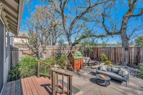 Exterior - 8814 Holly Leaf Dr, Windsor, CA 95492 photo 7 of 15