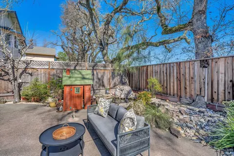 Exterior - 8814 Holly Leaf Dr, Windsor, CA 95492 photo 8 of 15