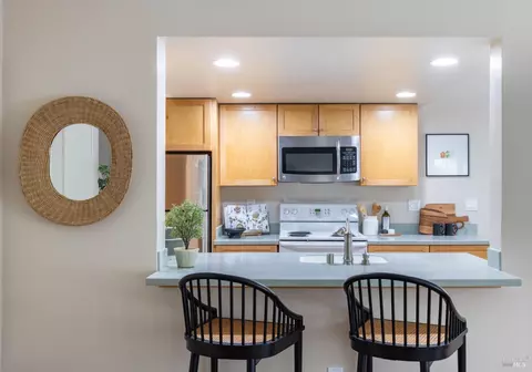 17 Sailmaker Ct, San Rafael, CA 94903