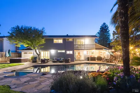 4011 Shadowhill Dr, Santa Rosa, CA 95404