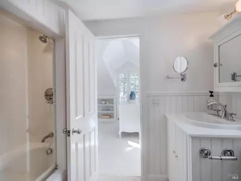 Bath - 15 Madera Way, Mill Valley, CA 94941 photo 2 of 4