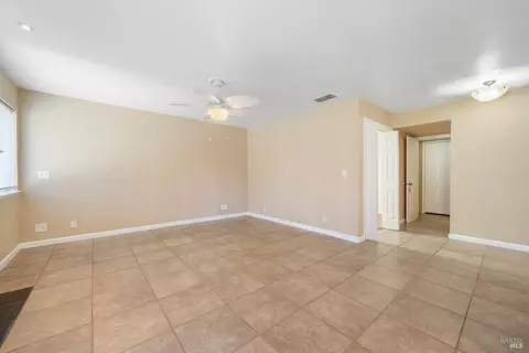 1102 Tanglewood Dr, Fairfield, CA 94533 photo 7