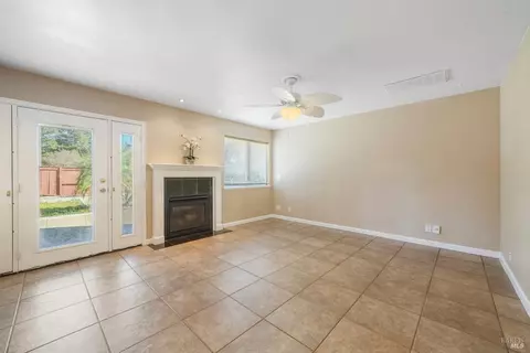 1102 Tanglewood Dr, Fairfield, CA 94533 photo 8