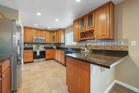 1102 Tanglewood Dr, Fairfield, CA 94533 photo 4