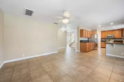 1102 Tanglewood Dr, Fairfield, CA 94533 photo 5