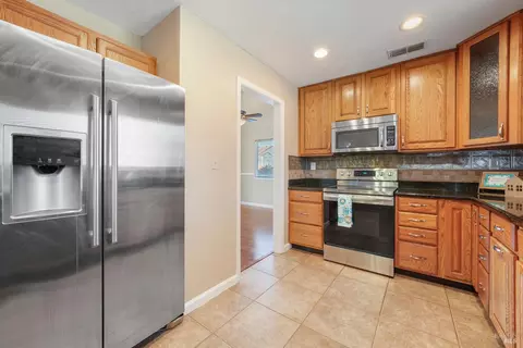 1102 Tanglewood Dr, Fairfield, CA 94533 photo 3