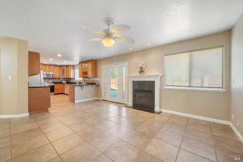 1102 Tanglewood Dr, Fairfield, CA 94533 photo 6