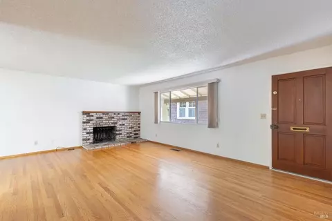 Living - 2282-2284 3rd St, Napa, CA 94559 photo 1 of 4