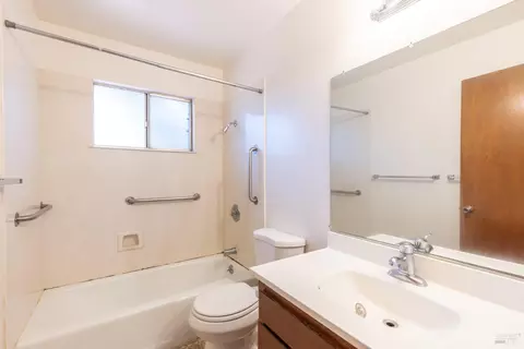 Bath - 2282-2284 3rd St, Napa, CA 94559 photo 1 of 2