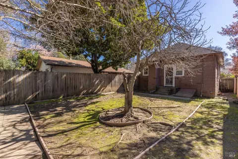 Exterior - 2282-2284 3rd St, Napa, CA 94559 photo 11 of 15