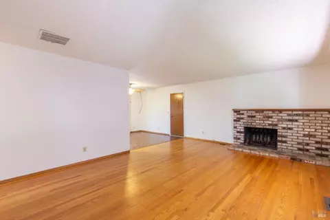 Living - 2282-2284 3rd St, Napa, CA 94559 photo 2 of 4
