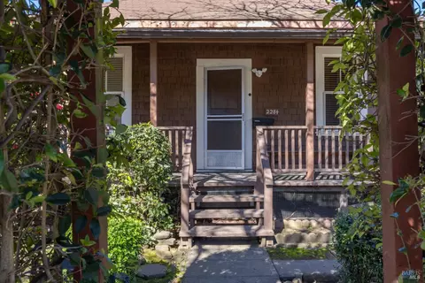 Exterior - 2282-2284 3rd St, Napa, CA 94559 photo 14 of 15