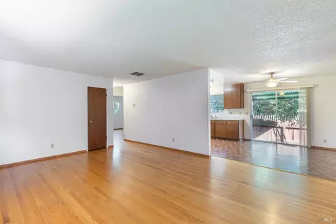 Living - 2282-2284 3rd St, Napa, CA 94559 photo 3 of 4