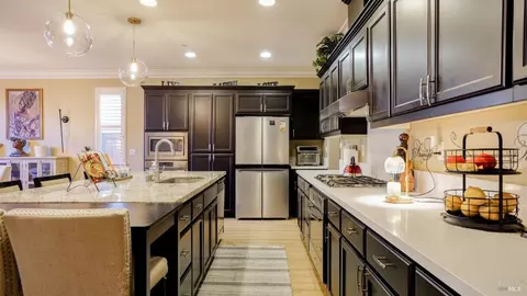 Kitchen - 7048 Cardinal Ct, Vacaville, CA 95687 photo 6 of 7