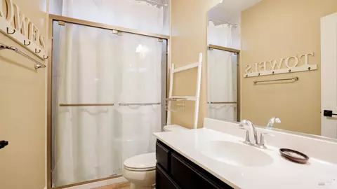 Bath - 7048 Cardinal Ct, Vacaville, CA 95687 photo 1 of 3