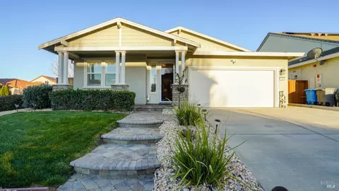 Exterior - 7048 Cardinal Ct, Vacaville, CA 95687 photo 2 of 8