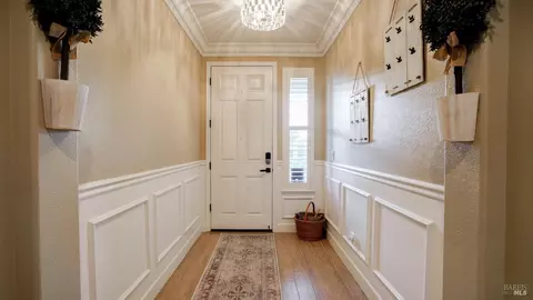 Entry Way - 7048 Cardinal Ct, Vacaville, CA 95687 photo 2 of 2