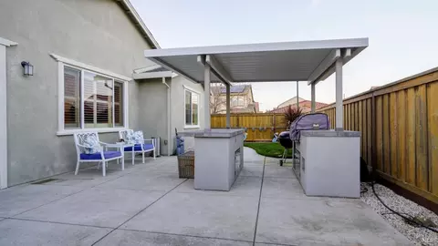 Exterior - 7048 Cardinal Ct, Vacaville, CA 95687 photo 6 of 8