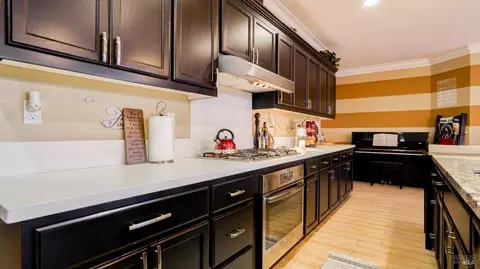 Kitchen - 7048 Cardinal Ct, Vacaville, CA 95687 photo 5 of 7