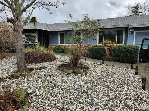 2560 Barona Pl, Santa Rosa, CA 95405
