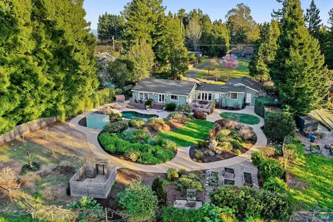 496 Gold Ridge Rd, Sebastopol, CA 95472