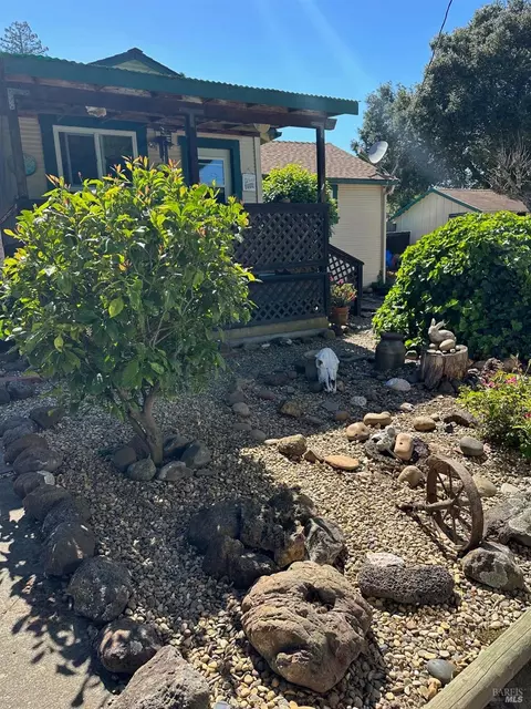 611 Highland Ave, Penngrove, CA 94951