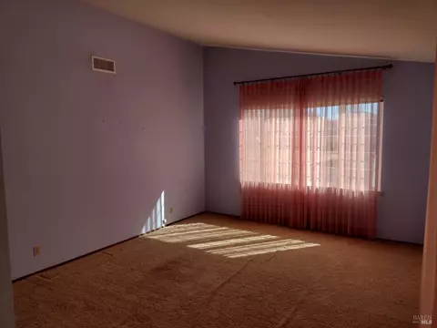692 Hamilton Dr, Vacaville, CA 95687 photo 6
