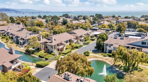108 Shoreline Ct, Richmond, CA 94804