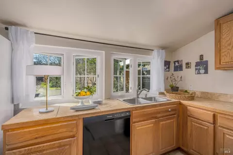 Kitchen - 950 Boyes Blvd, Sonoma, CA 95476 photo 3 of 4