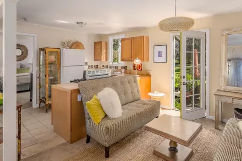 Living - 950 Boyes Blvd, Sonoma, CA 95476 photo 2 of 8