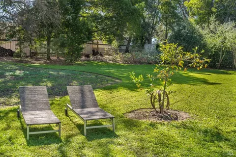 Exterior - 950 Boyes Blvd, Sonoma, CA 95476 photo 5 of 28