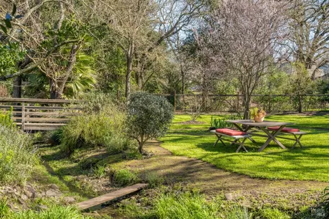 950 Boyes Blvd, Sonoma, CA 95476
